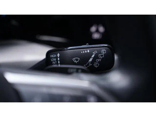 Volkswagen Golf 1.5 eTSI Life Business 2023 Benzine 21