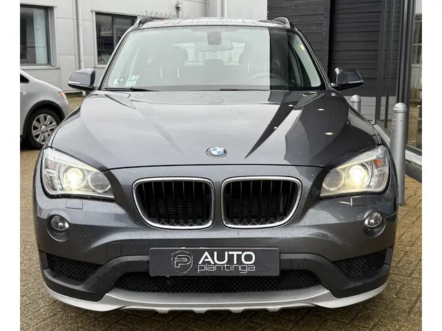 BMW X1 sDrive20i Executive 2015 Benzine 3