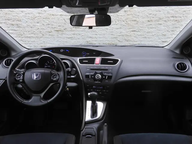 Honda Civic TOURER 1.8 SPORT/ CAMERA/ TREKHAAK/ 2014 Benzine 4