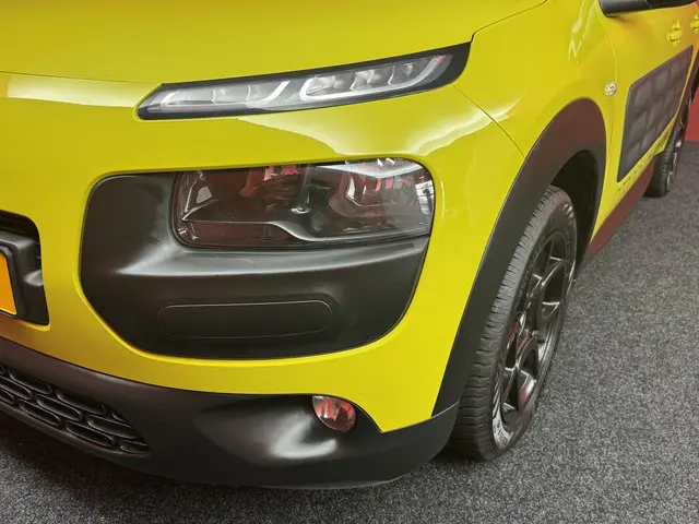 Citroën C4 Cactus 1.2 VTi Feel 2015 Benzine 23