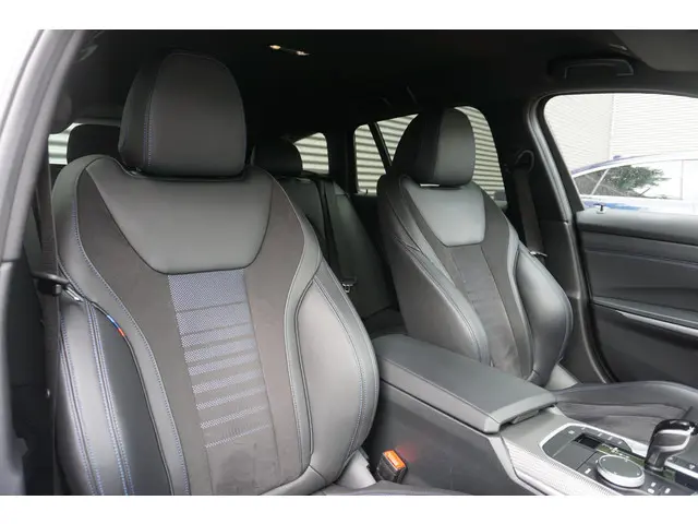 BMW 3 Serie Touring 320i 2021 Benzine 8