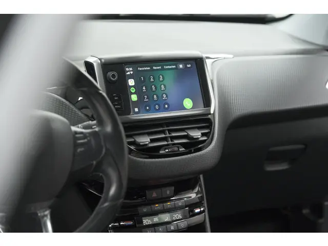 Peugeot 208 PureTech 110 Tech Edition 2018 Benzine 77