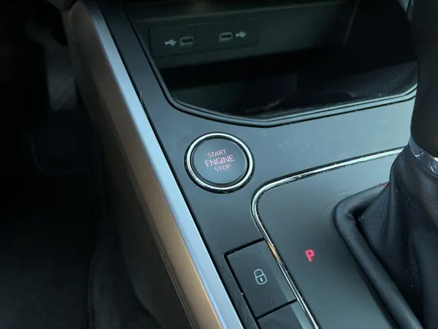 SEAT Arona TSI 115 pk FR Limited Edition 2020 Benzine 24