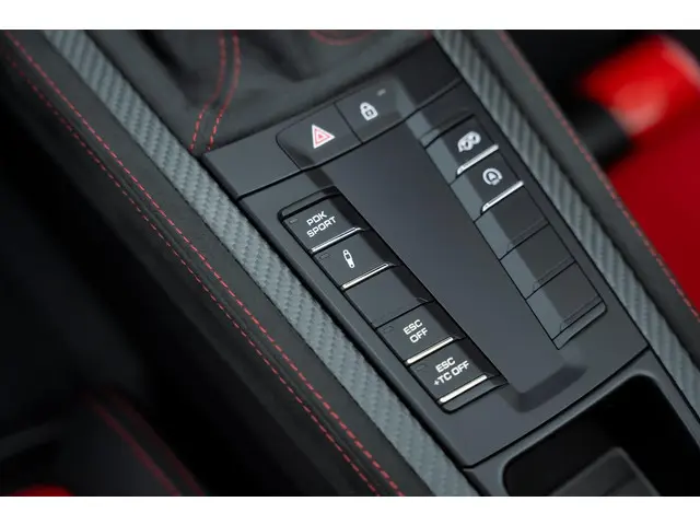 Porsche 718 Spyder RS 2024 Benzine 44