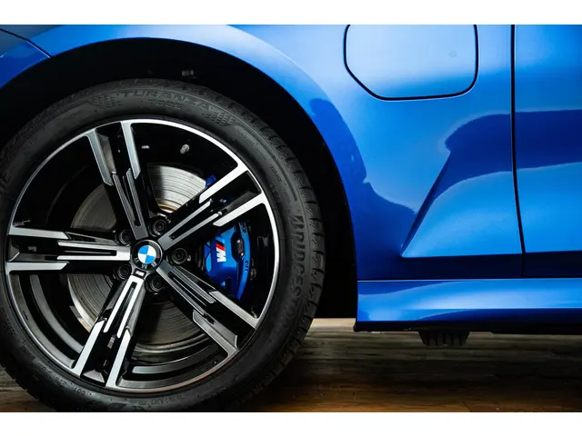 BMW 3 Serie Touring 330e 2025 Hybride Benzine 36