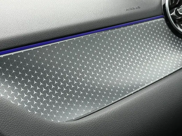 Mercedes-Benz GLA 250 e AMG Line 2024 Hybride Benzine 37