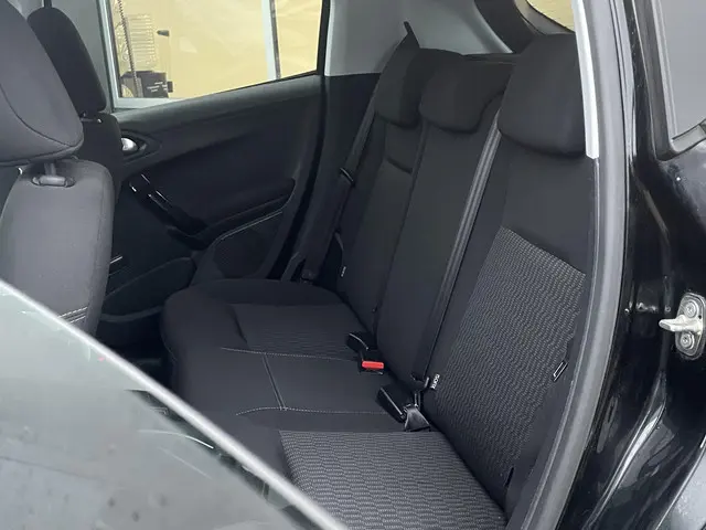 Peugeot 208 1.2 PureTech Style 2015 Benzine 9