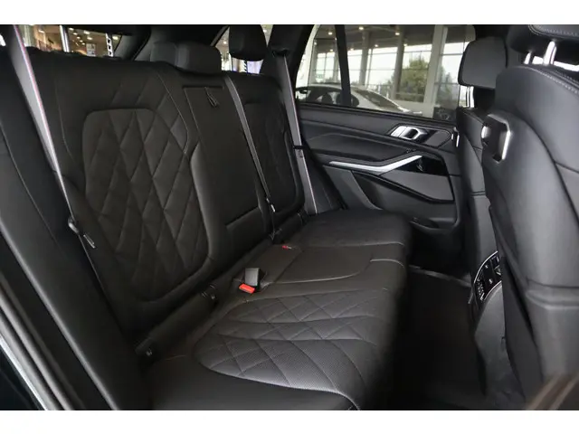 BMW X5 xDrive40d 2024 Diesel 9