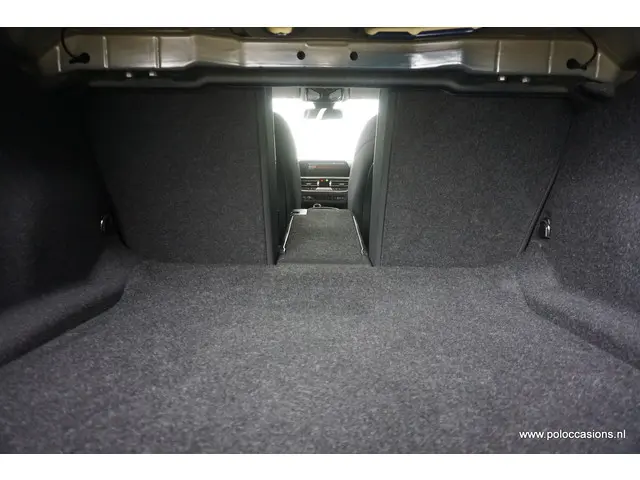 BMW 3 Serie 318i 2021 Benzine 25