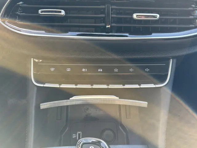 MG EHS 1.5 TGDI Luxury 2023 Hybride Benzine 20