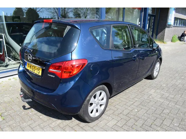 Opel Meriva 1.4 Turbo Berlin 2013 Benzine 6
