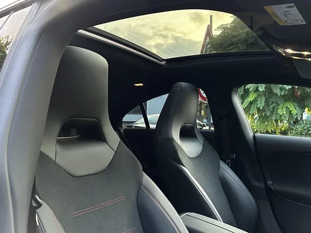 Mercedes-Benz CLA 200 d AMG Line 2025 Diesel 8