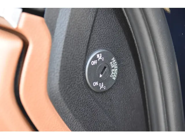 BMW 3 Serie 335i High Executive 2014 Benzine 26