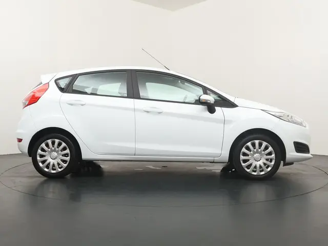 Ford Fiesta 1.0 Style 2015 Benzine 6