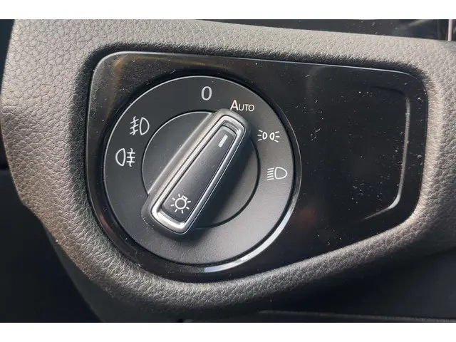 Volkswagen Golf 1.5 TSI Highline 2019 Benzine 27