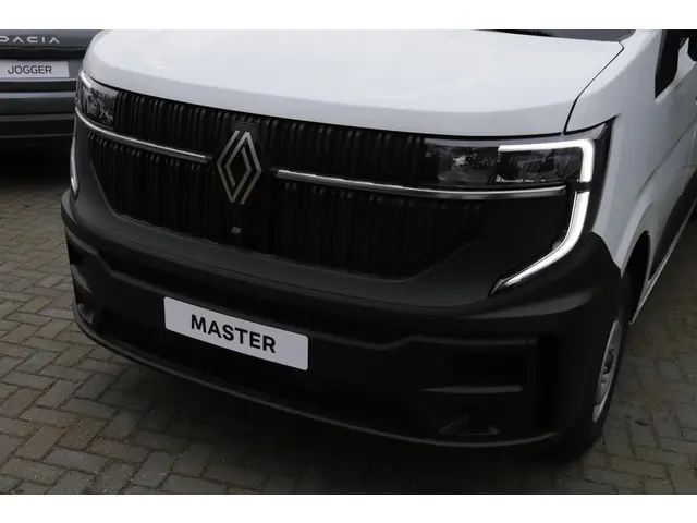 Renault Master T35 2.0 dCi 130 L2H2 Start 2024 Diesel 42