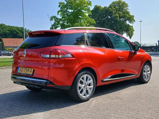 Renault Clio Estate 0.9 TCe Limited 2018 Benzine 6