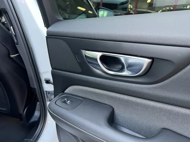 Volvo V60 2.0 B3 Plus Dark 2022 Hybride Benzine 39