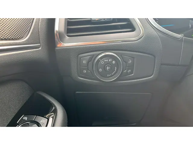 Ford S-Max 2.5 FHEV Titanium 7P 2022 Hybride Benzine 15