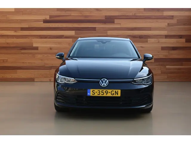 Volkswagen Golf 1.0 TSI Life 2023 Benzine 8