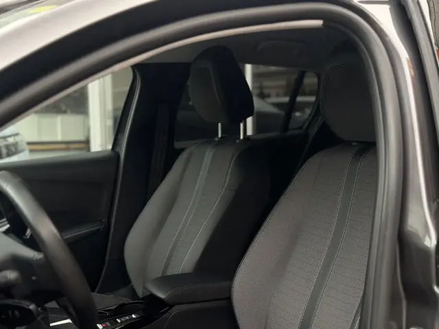 Peugeot 208 1.2 PureTech Allure Pack 2022 Benzine 18