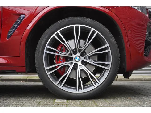 BMW X4 xDrive20i 2021 Benzine 6