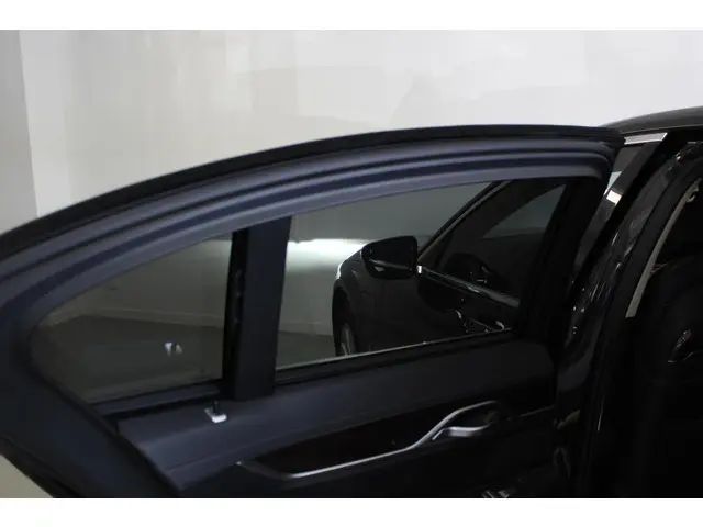 BMW 7 Serie 745e High Executive 2022 Hybride Benzine 13