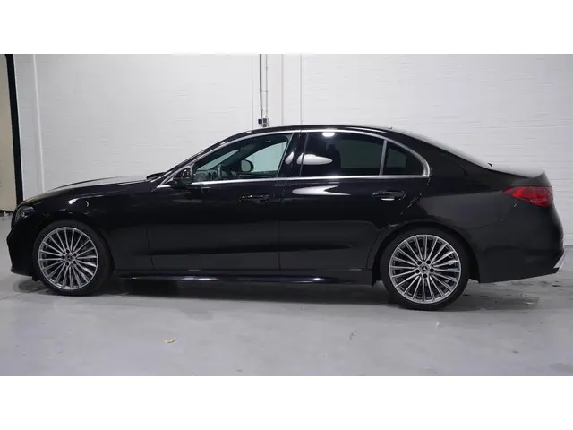 Mercedes-Benz C-Klasse 180 AMG Line 2023 Benzine 4