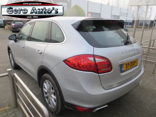 Porsche Cayenne 3.6 nl-auto vol opties 2013 Benzine 10