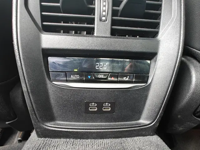 BMW 3 Serie 330e High Executive 2020 Hybride Benzine 20