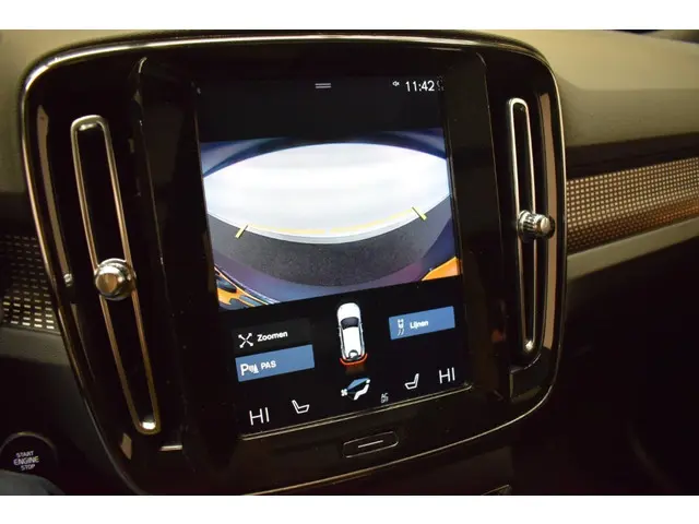 Volvo XC40 T3 163pk AUT8 R-Design 2019 Benzine 20