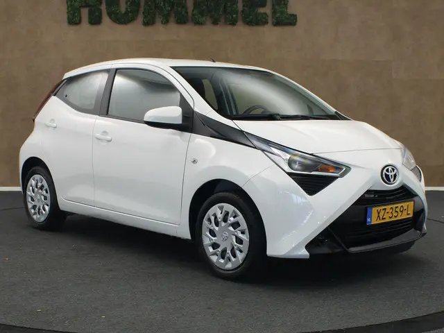 Toyota Aygo 1.0 VVT-i x-play 2019 Benzine 10