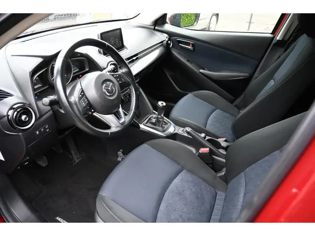 Mazda 2 Skyactiv-G 90 5MT TS+ 2015 Benzine 11