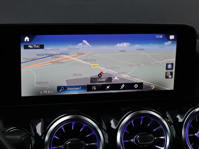 Mercedes-Benz GLA 250 e AMG Line 2022 Hybride Benzine 19