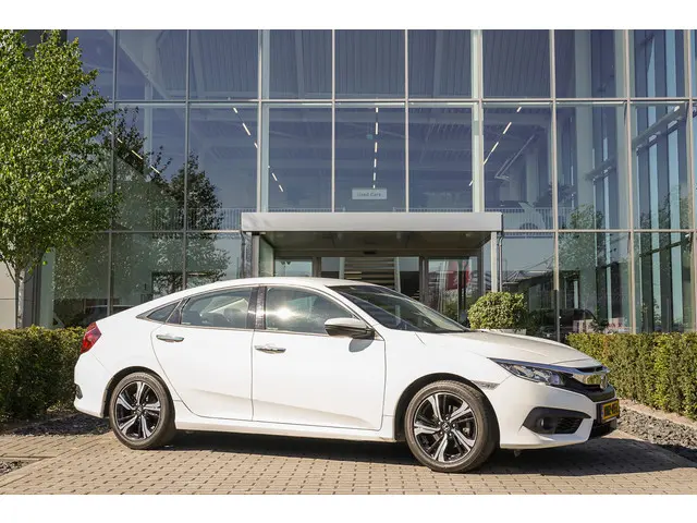 Honda Civic 1.5i VTEC ELEGANCE TURBO 182 PK 2018 Benzine 24