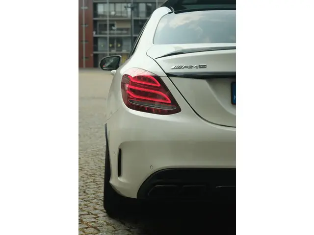 Mercedes-Benz C-Klasse AMG 63 S 2015 Benzine 7