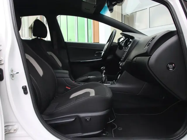 Kia cee'd 1.0 T-GDi 120PK GT-Line | TOP STAAT!! 2016 Benzine 32