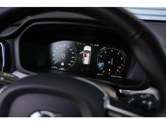 Volvo V60 Cross Country 2.0 B5 AWD Pro 2021 Benzine 21