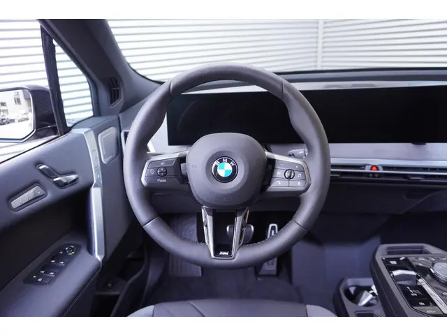 BMW iX xDrive60 2026 Elektrisch 7