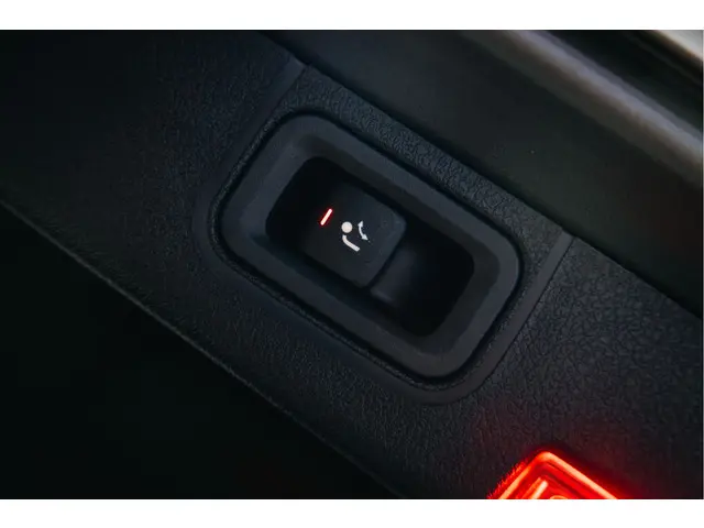 Mercedes-Benz A-Klasse 250 e 2020 Hybride Benzine 16