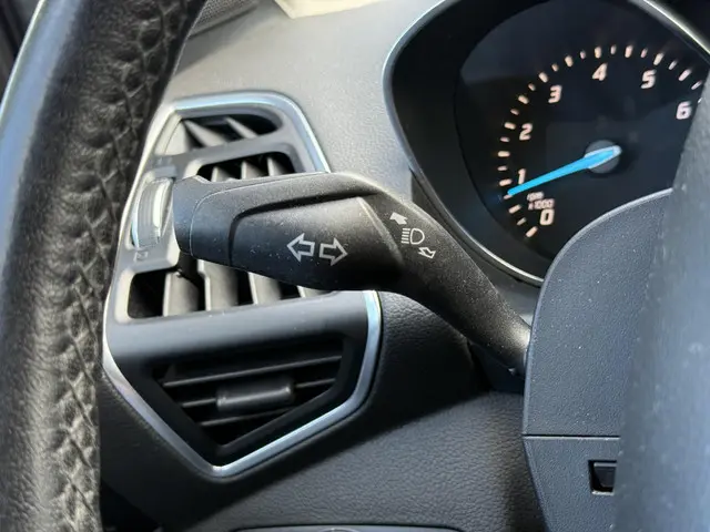 Ford Kuga 1.6 Titanium 2013 Benzine 17