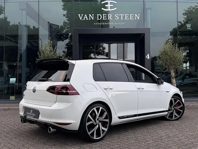Volkswagen Golf 2