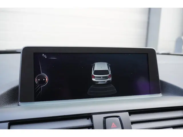 BMW 1 Serie 116i High Executive 2013 Benzine 21