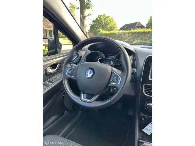 Renault Clio Estate 0.9 TCe Limited 2019 Benzine 12