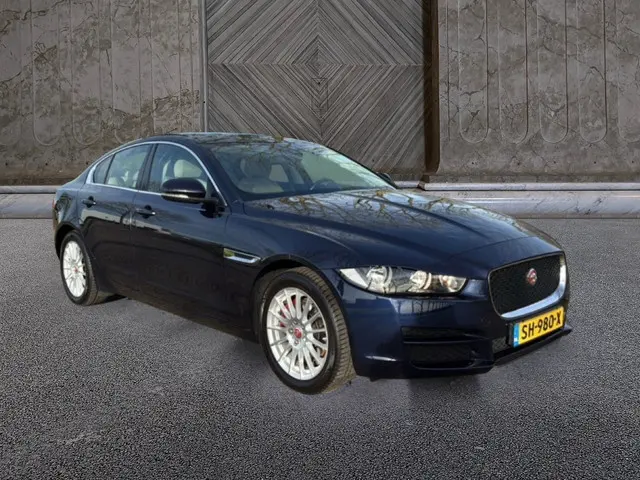 Jaguar XE 2.0 D Prestige Pro Edition 2018 Diesel 3