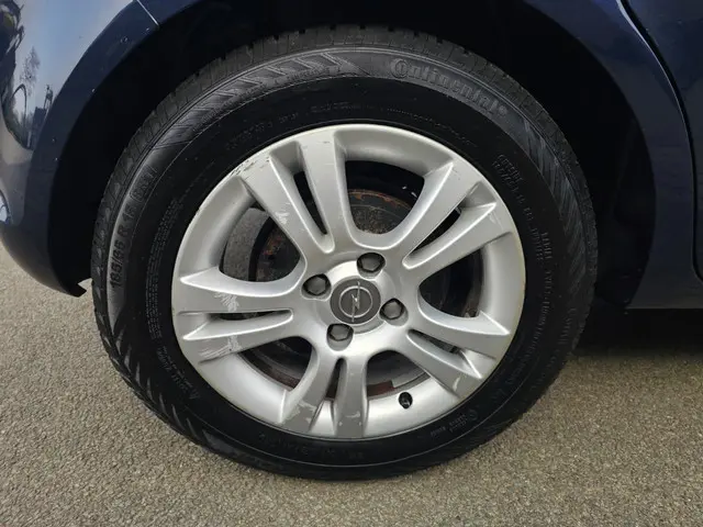 Opel Corsa 1.2-16V Berlin Airco, Cruise, NAP 2013 Benzine 24