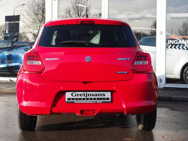 Suzuki Swift 1.2 Style Smart Hybrid 2025 Benzine 13