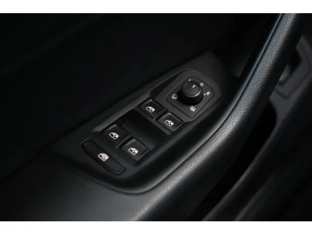 Volkswagen Arteon 2.0 TSI 190PK R-Line 2020 Benzine 31