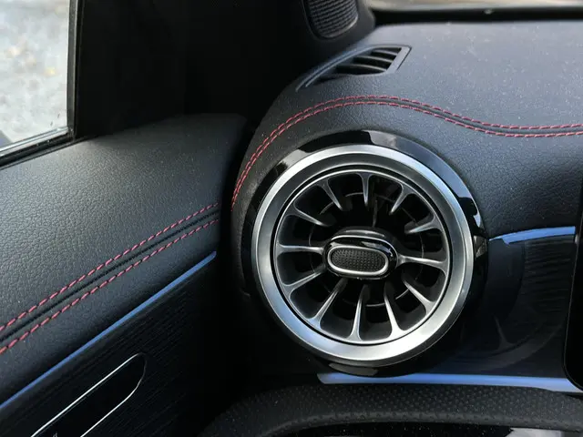 Mercedes-Benz CLA 200 d AMG Line 2025 Diesel 23