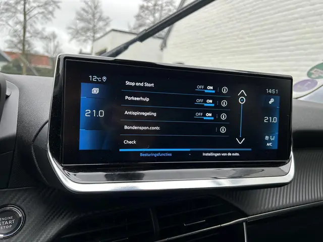 Peugeot 2008 1.2 Turbo 100 PK Allure Pack | 2021 Benzine 15